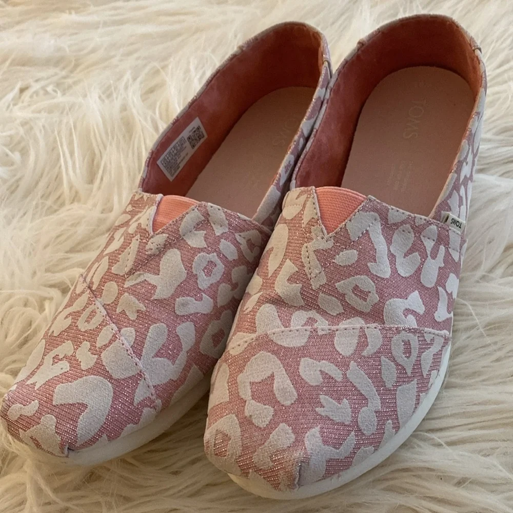 TOMS flats